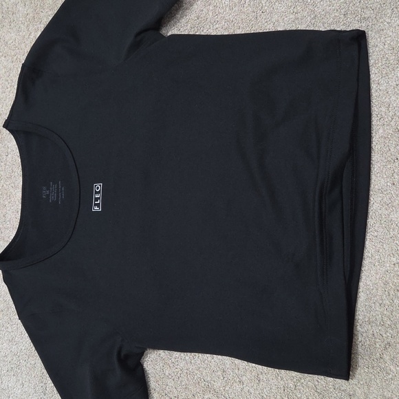 Fleo Tops - FLEO Back Day Cropped Tee